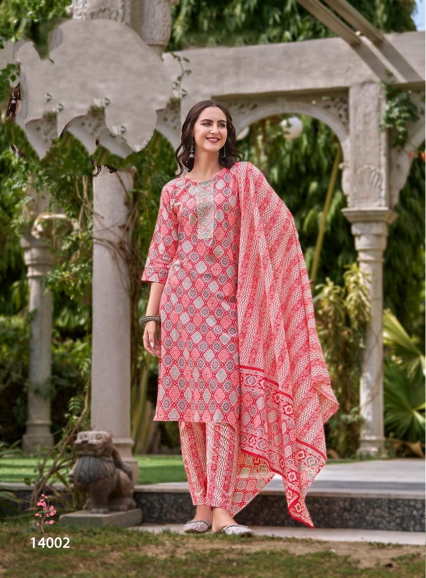 Buy Latest Collection Of Women Ethnic wear Suit Online- VogPap